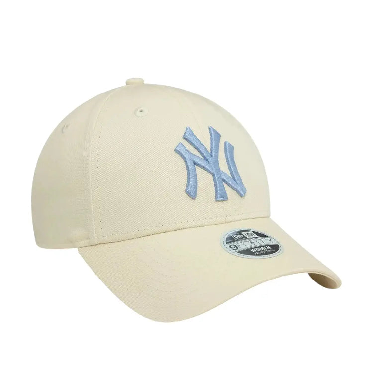 NEW ERA New York Yankees Womens League Essential Cream 9FORTY Adjustable Cap 60595171