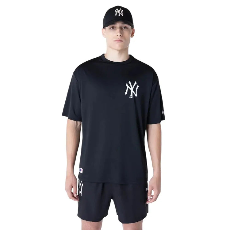 NEW ERA New York Yankees League Essential Black T-Shirt 60596365