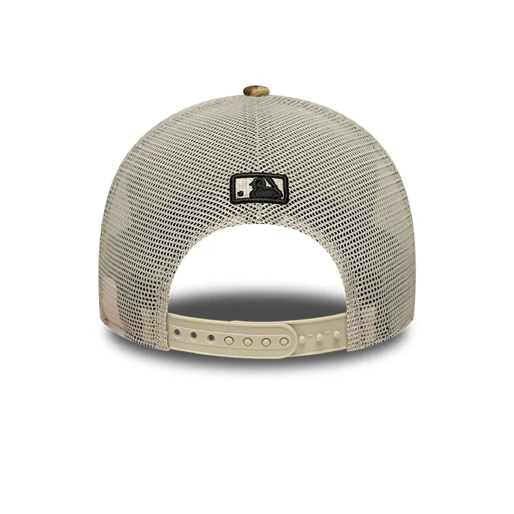 NEW ERA New York Yankees Womens MLB Leopard Dark Brown 9FORTY M-Crown A-Frame Trucker Adjustable Cap 60856311