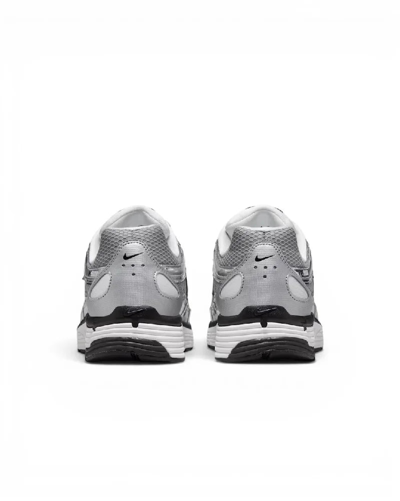 NIKE  CN0149-001