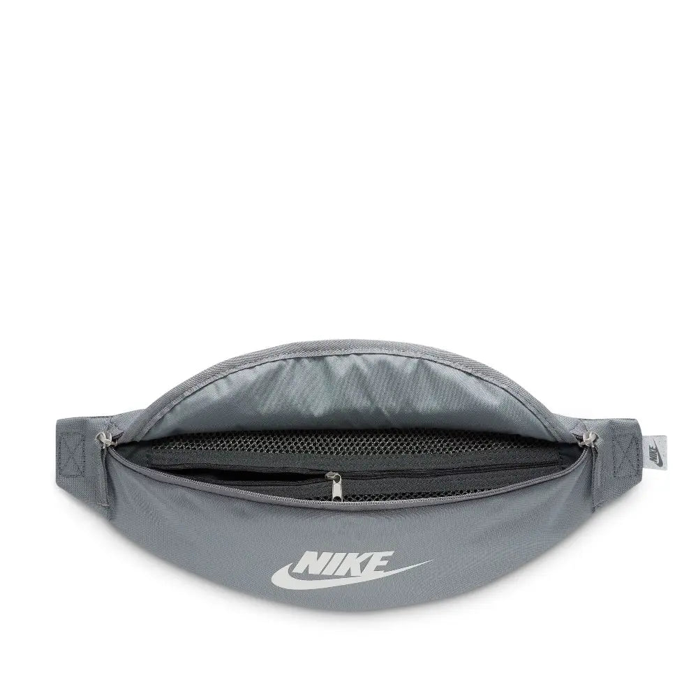 NIKE  DB0490-084