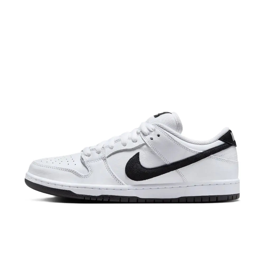 NIKE  HF3704-100