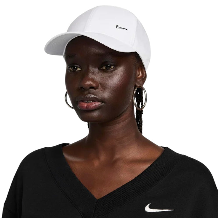 Casquette Club Nike structurée Blanche avec logo Swoosh en métal