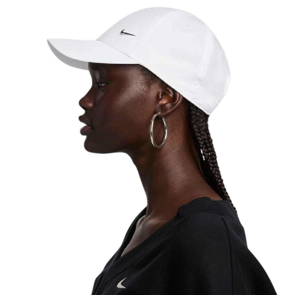 Casquette Club Nike structurée Blanche avec logo Swoosh en métal