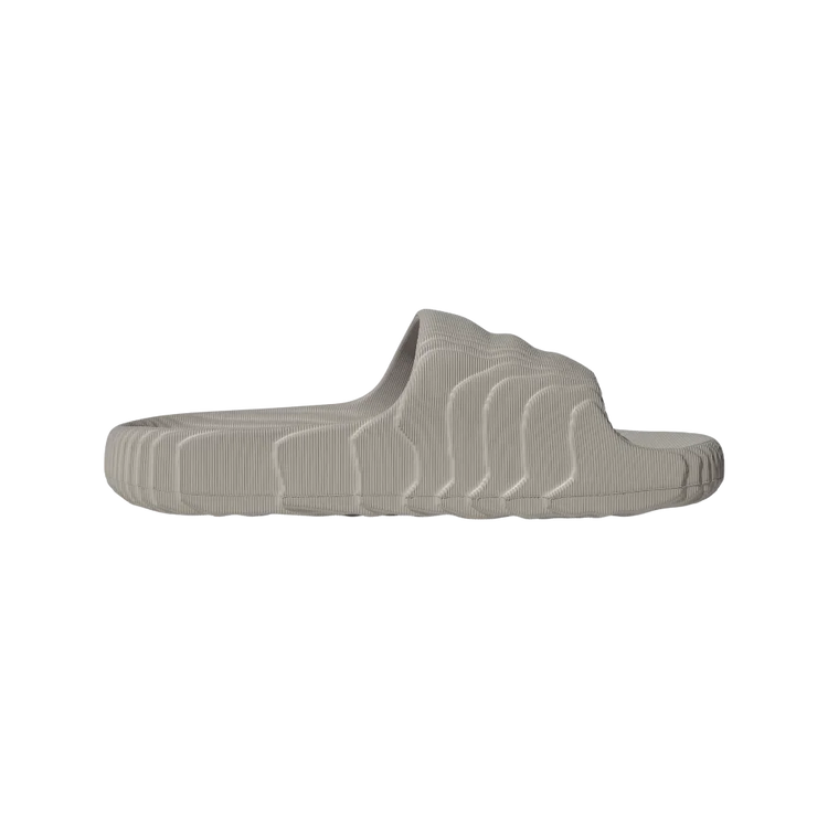 ADIDAS  HQ4670