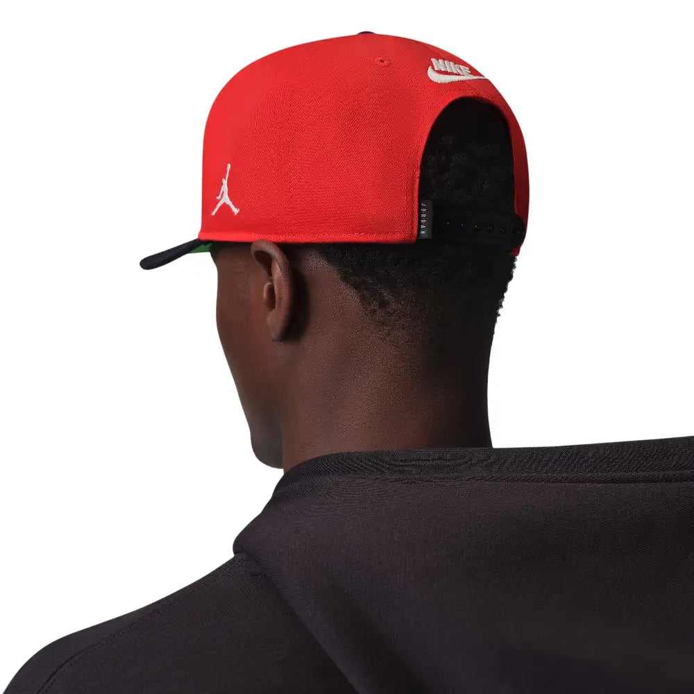 JORDAN Essentials Pro Structured Flat Bill Hat Red IF3508-673